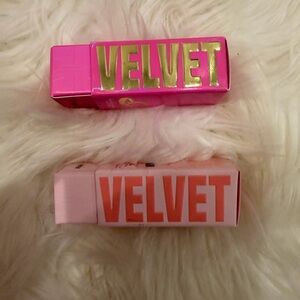 Jeffree Star Velvet Matte Finish Lipstick Duo in RED AFFAIR and COMMUNION WINE.